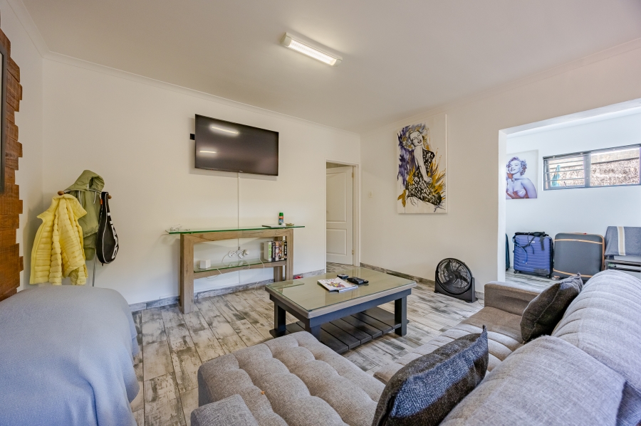 6 Bedroom Property for Sale in Flamingo Vlei Western Cape